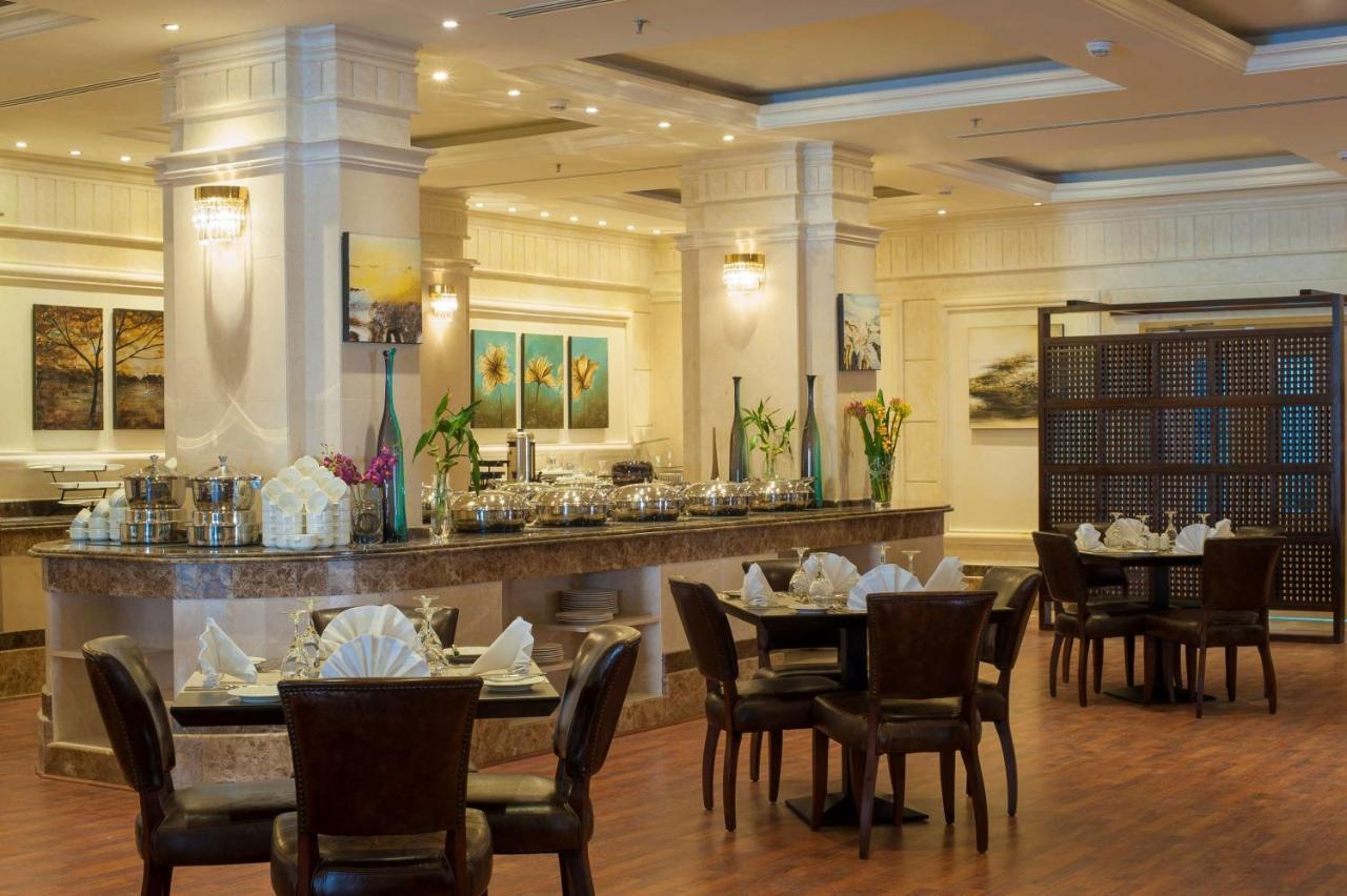 Radisson Blu Hotel, Dhahran Al Khobar Exterior foto