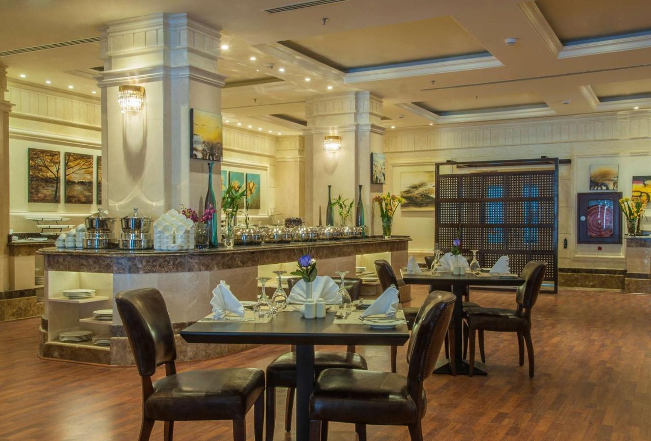Radisson Blu Hotel, Dhahran Al Khobar Exterior foto