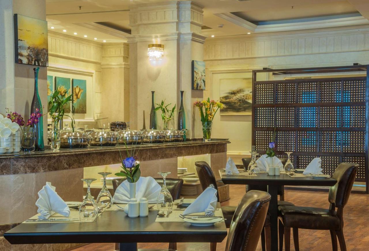 Radisson Blu Hotel, Dhahran Al Khobar Exterior foto